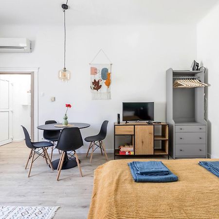 Stylish And Colourful Apartment In The City Centre Budapeste Exterior foto